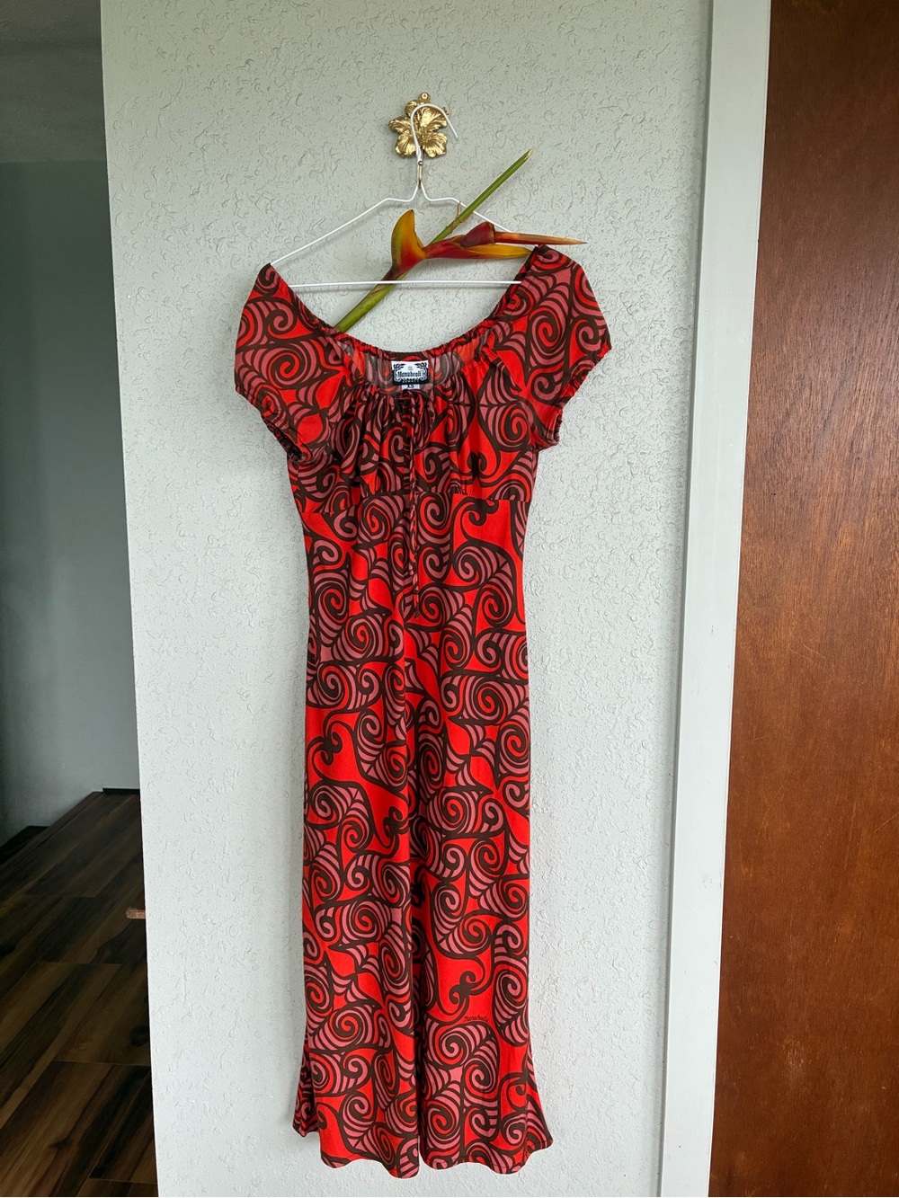 Manuheali’i  Red & Black Dress Like New